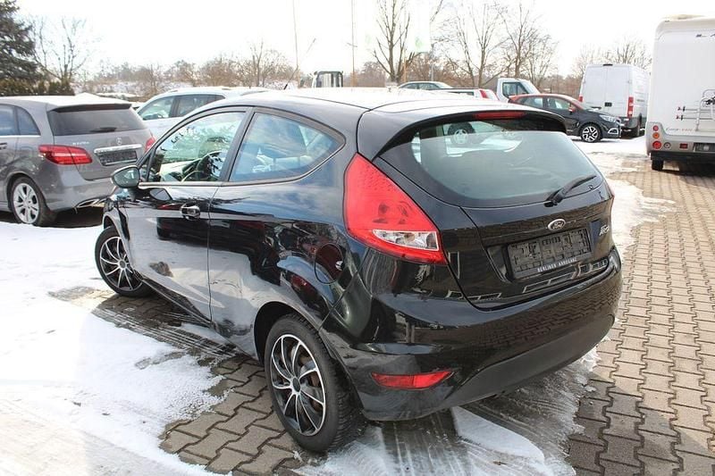 Gebraucht Ford Fiesta Trend 60 PS (44 kW) 2012 Schwarz Kleinwagen