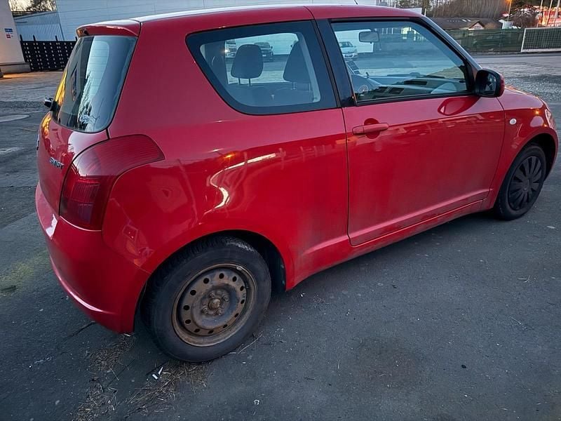 Gebraucht Suzuki Swift 92 PS (67 kW) 2006 Rot Kleinwagen