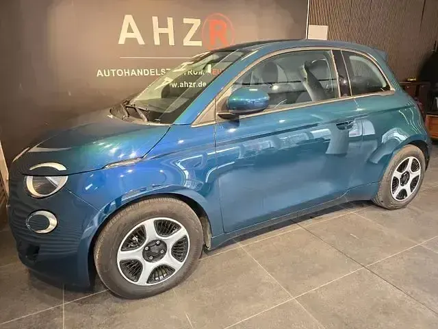 Gebraucht Fiat 500e Action 91 kW (125 PS) 2023 Grün Kleinwagen