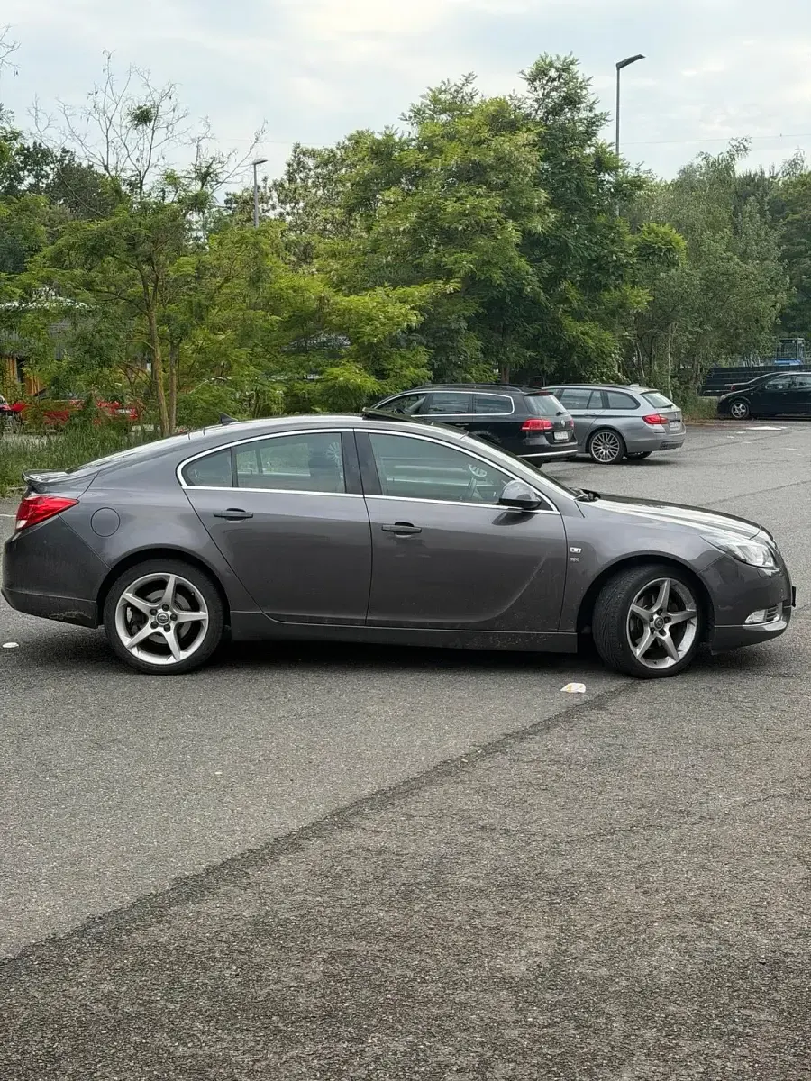 Gebraucht Opel Insignia 160 PS (117 kW) 2010 Grau Limousine