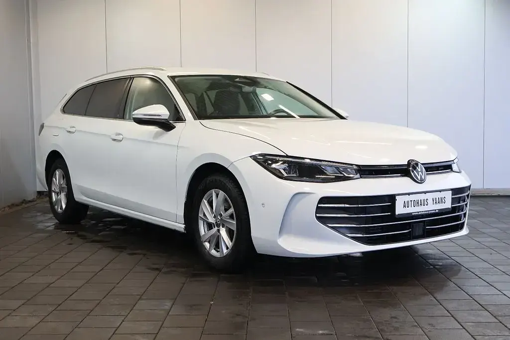 Gebraucht VW Passat Business 150 PS (110 kW) 2024 Weiß Kombi
