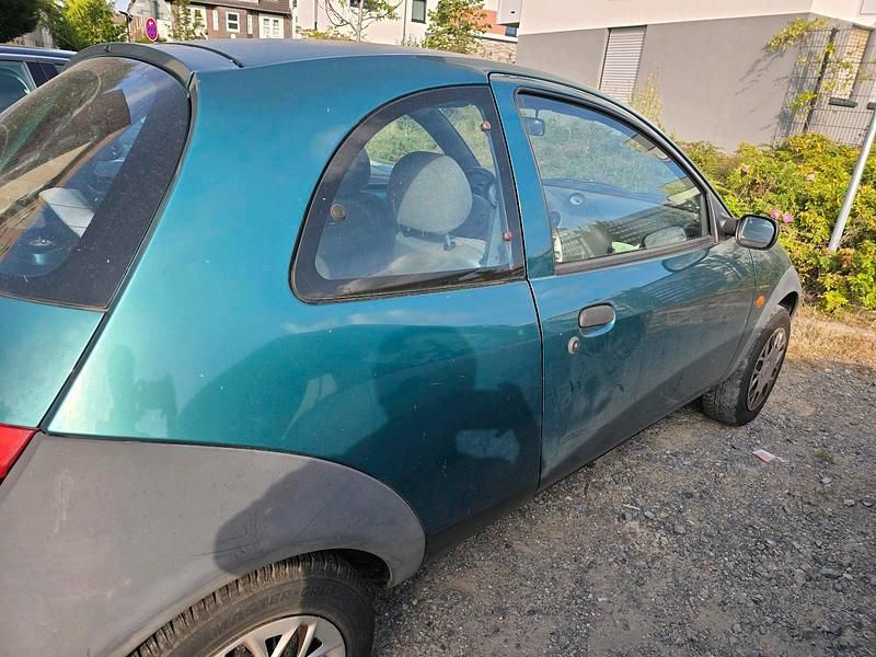 Second-hand Ford Ka 60 CP (44 kW) 1999 Verde Hatchback