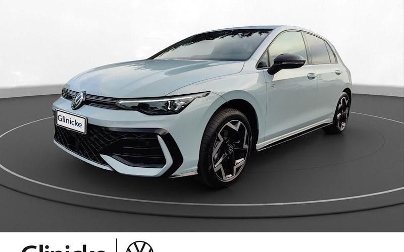 Blau Neu 2025 VW Golf VIII R-line Limousine | 36.850 € (Etwas zu teuer) - Bild 1/4
