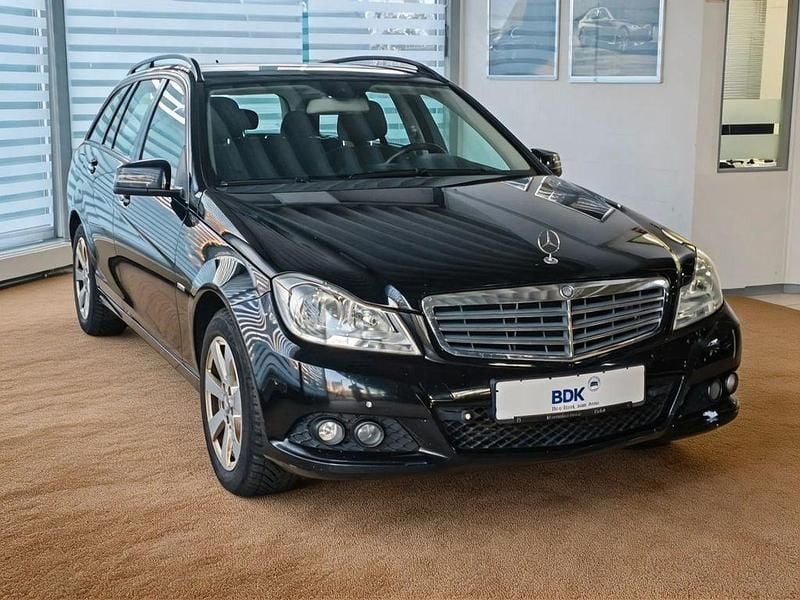 Gebraucht Mercedes C180 120 PS (88 kW) 2012 Schwarz Kombi