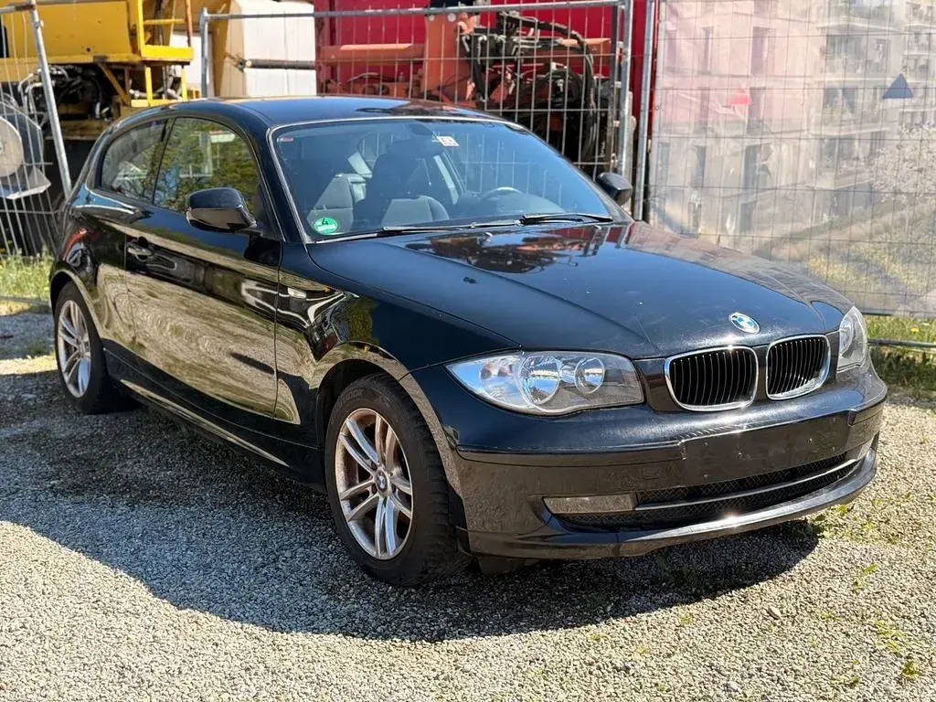 Używany BMW 116 122 KM (89 kW) 2010 Czarny Hatchback