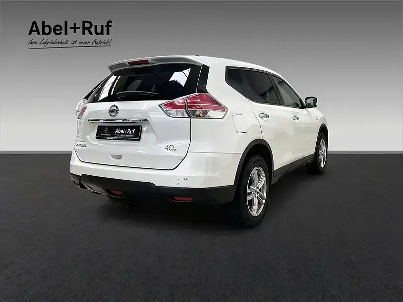 Gebraucht Nissan X-Trail Acenta 177 PS (130 kW) 2017 Brilliant white (m) SUV