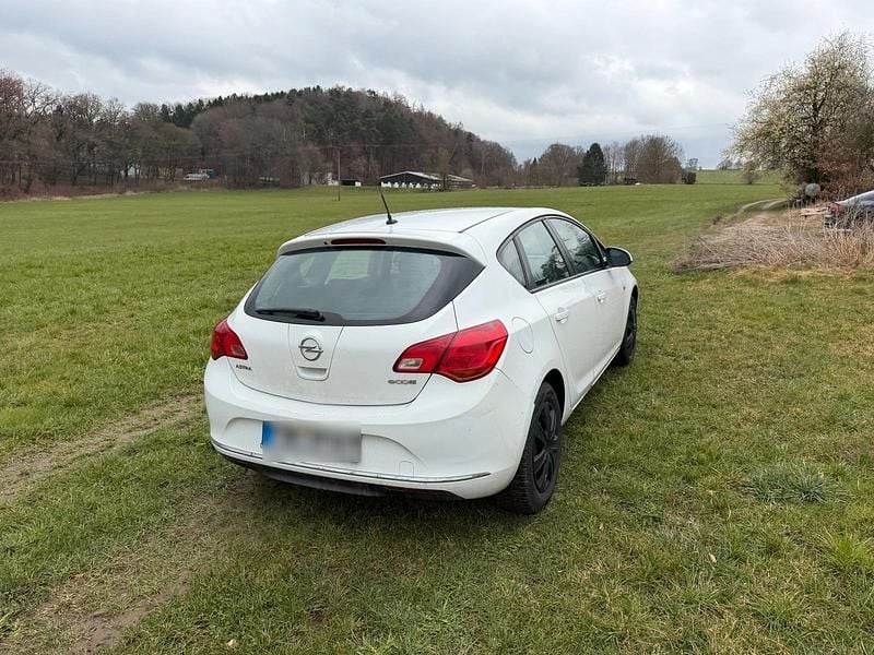Gebraucht Opel Astra 87 PS (63 kW) 2012 Weiß Kombi