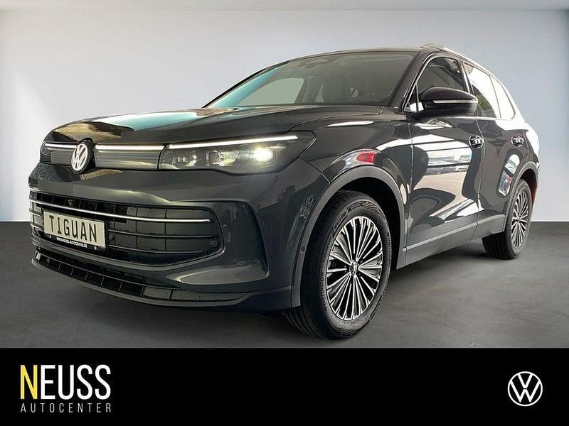 Delfingrau metallic Neu 2025 VW Tiguan SUV | 46.590 € (Fairer Preis) - Bild 1/4