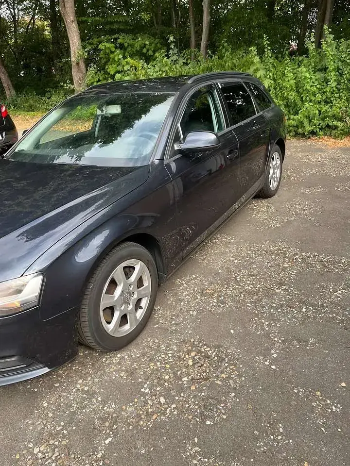 Gebraucht Audi A4 Ambiente 136 PS (100 kW) 2012 Blau Kombi