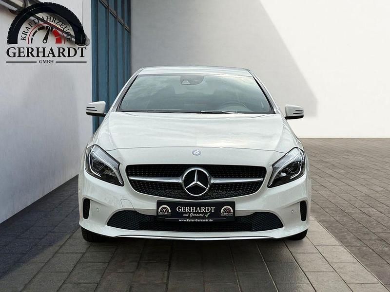 Gebraucht Mercedes A220 184 PS (135 kW) 2017 Weiß Limousine