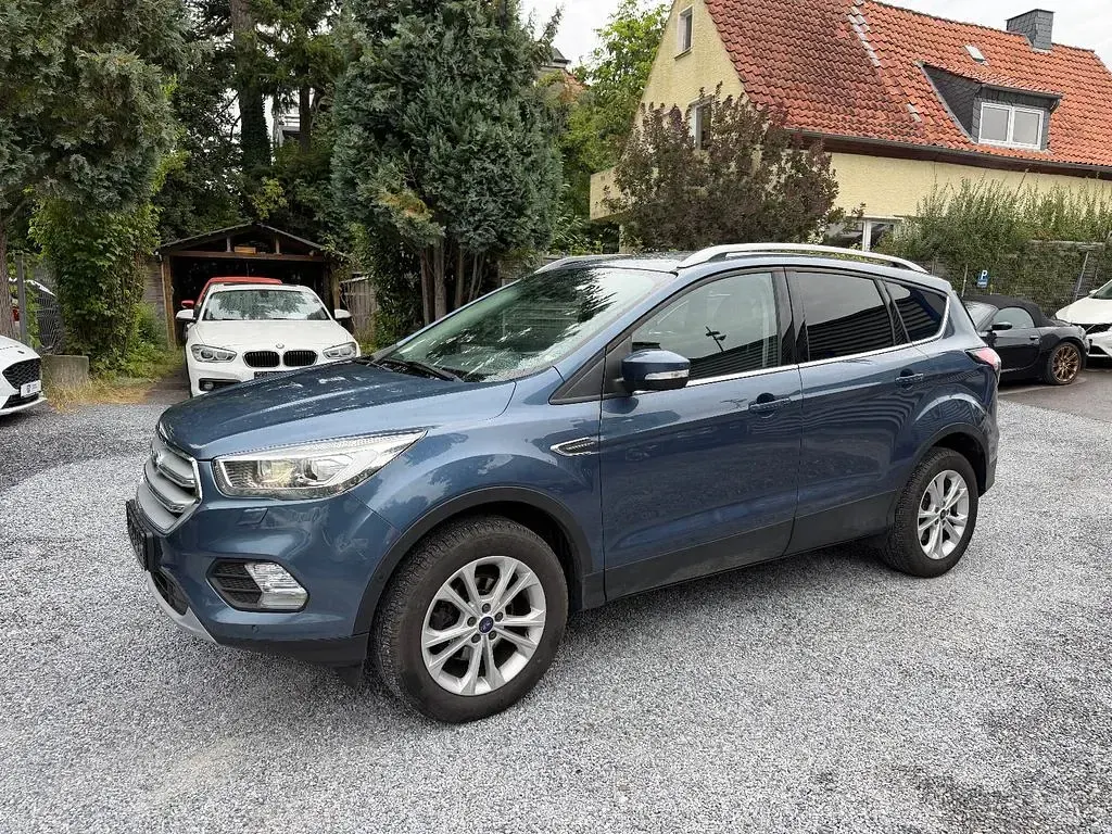 Gebraucht Ford Kuga Titanium 150 PS (110 kW) 2019 Blau SUV