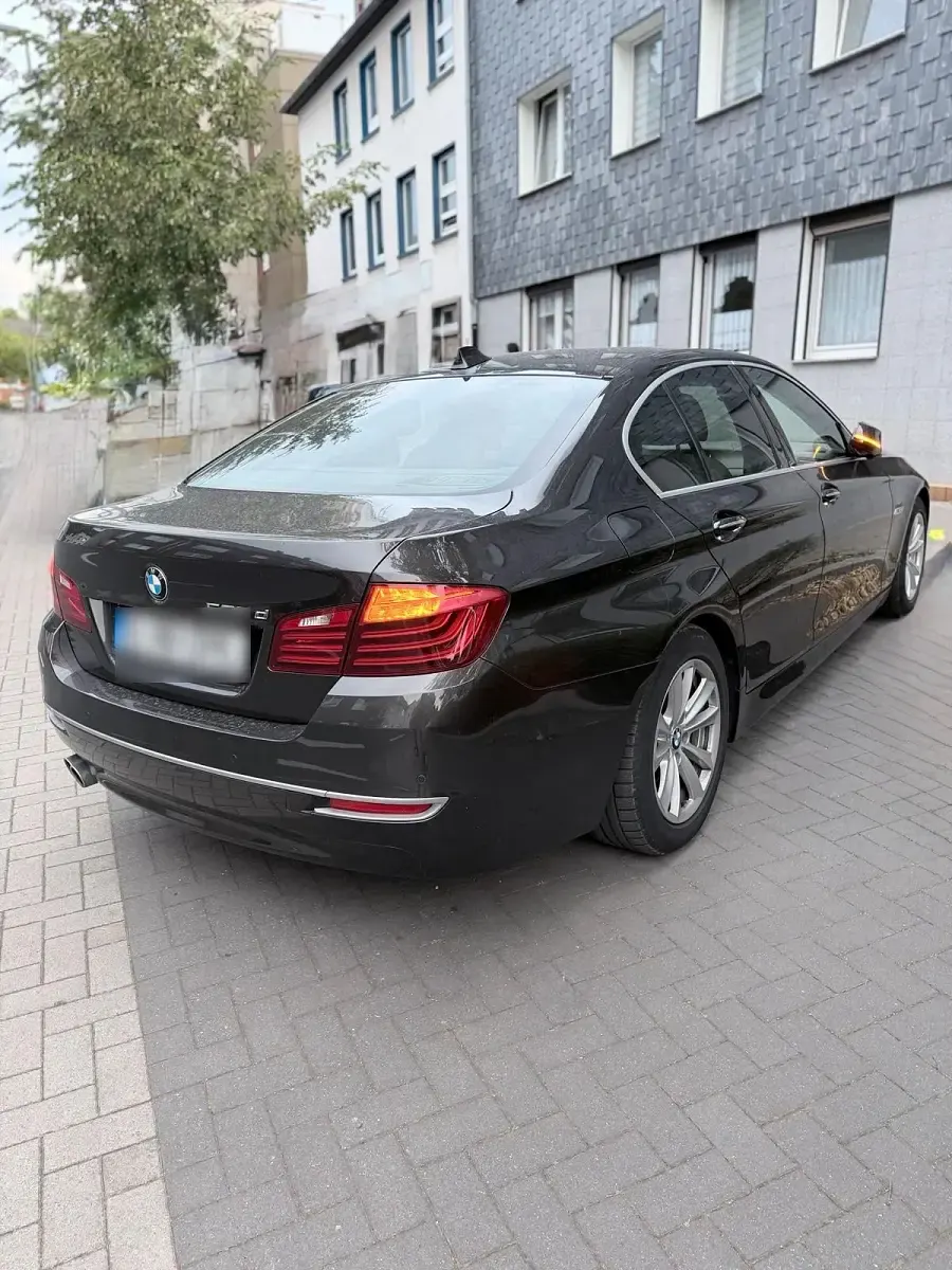 Gebraucht BMW 530 Comfort Edition 258 PS (189 kW) 2014 Braun Limousine