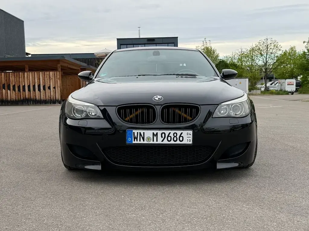 Usata BMW M5 507 CV (372 kW) 2005 Nero Berlina