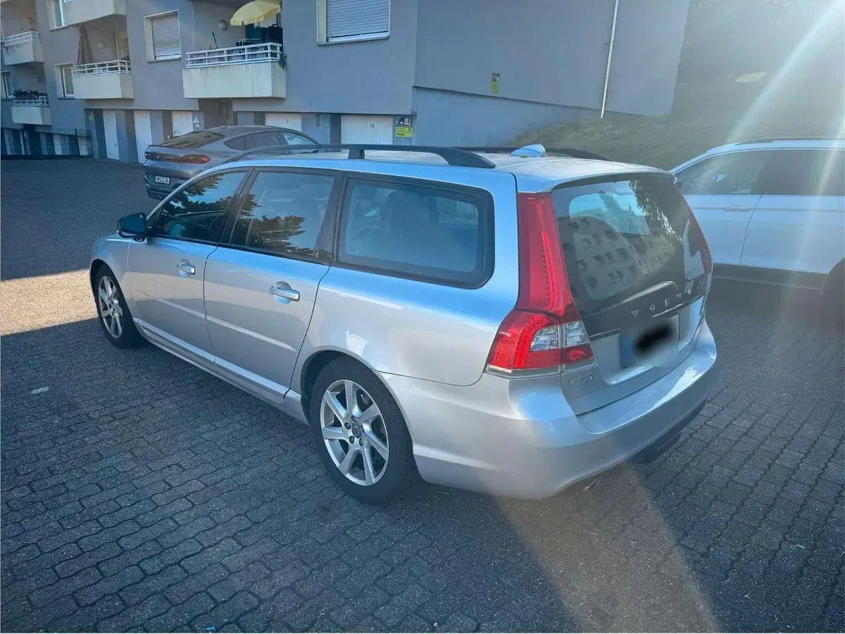 Gebraucht Volvo V70 181 PS (133 kW) 2014 Silber Kombi