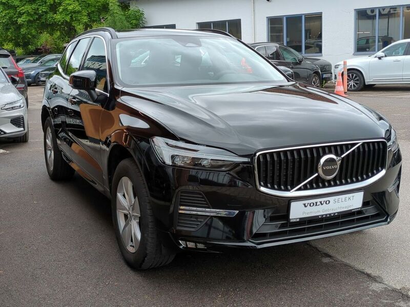 Gebraucht Volvo XC60 Momentum 235 PS (172 kW) 2022 Schwarz SUV