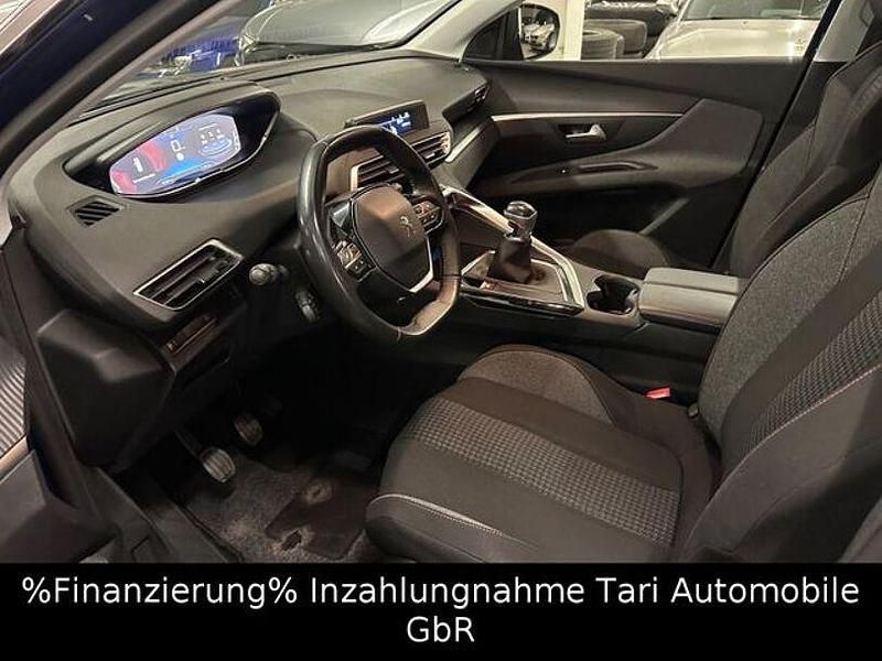 Gebraucht Peugeot 3008 Access 131 PS (96 kW) 2019 Blau metallic klarlack SUV