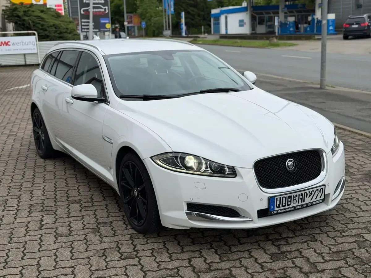 Gebraucht Jaguar XF Sportbrake S 275 PS (202 kW) 2013 Weiß Kombi