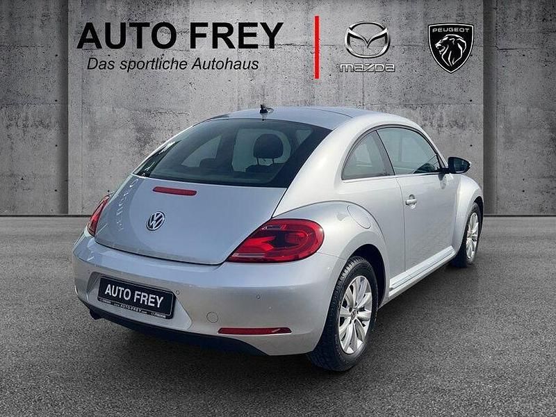 Gebraucht VW Beetle Design 105 PS (77 kW) 2013 Reflex silber Kleinwagen