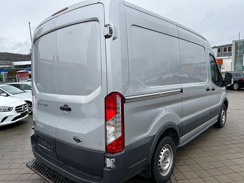 Gebraucht Ford Transit Trend 105 PS (77 kW) 2018 Silber Van / Kleinbus