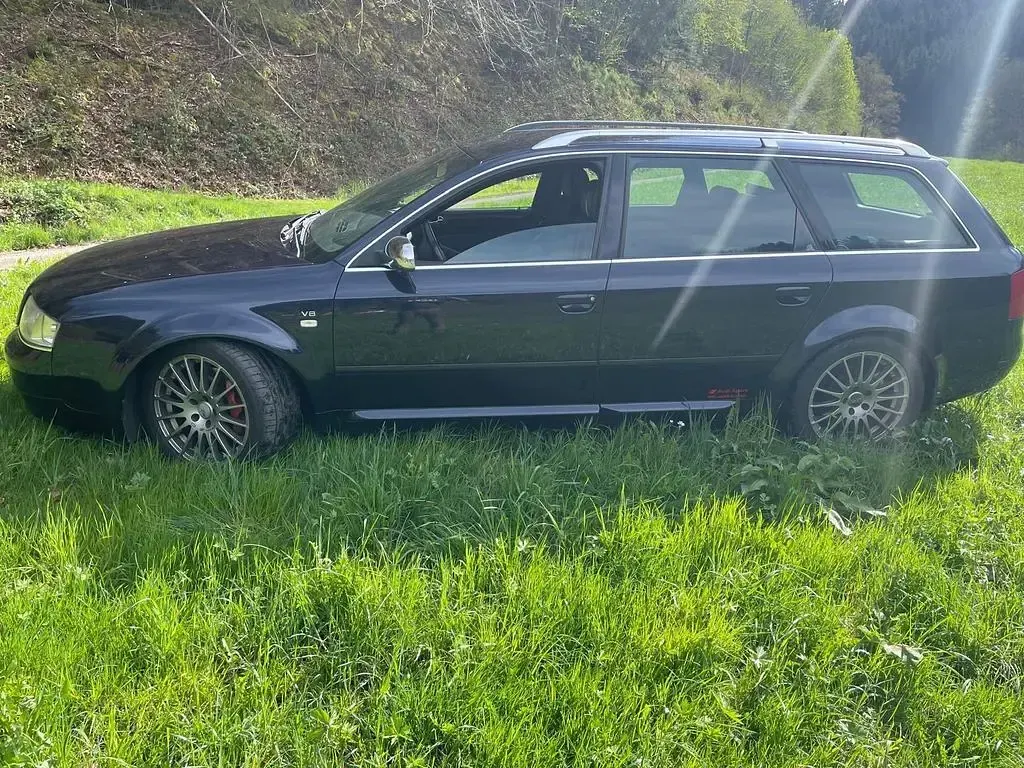 Używany Audi S6 Sport 340 KM (250 kW) 2002 Niebieski Kombi