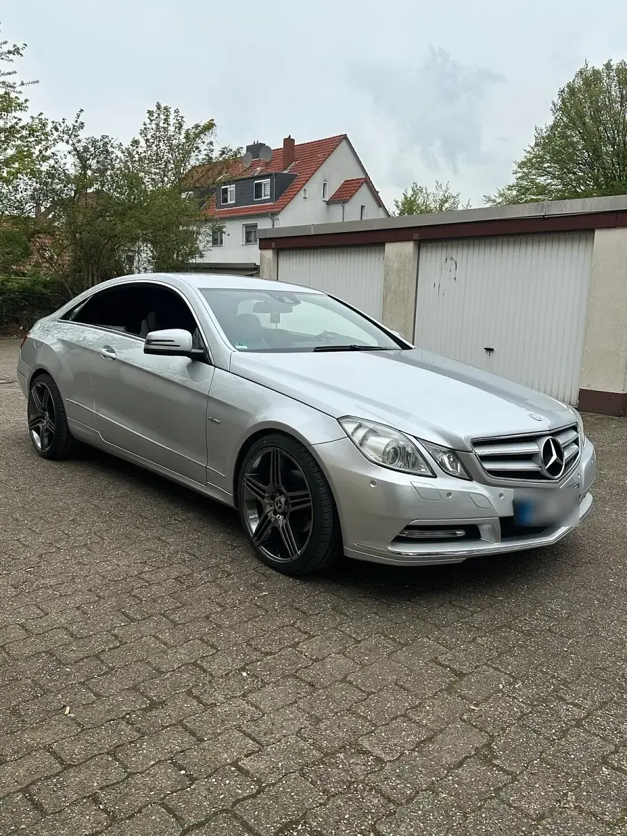 Second-hand Mercedes E200 184 CP (135 kW) 2011 Argintiu Coupe