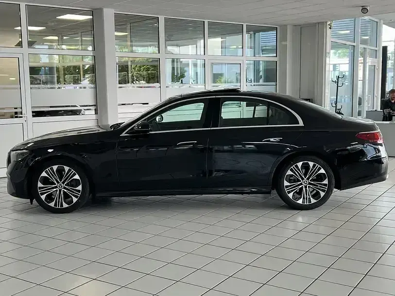 Gebraucht Mercedes E220 Advanced 197 PS (144 kW) 2025 Lack obsidianschwarz Limousine