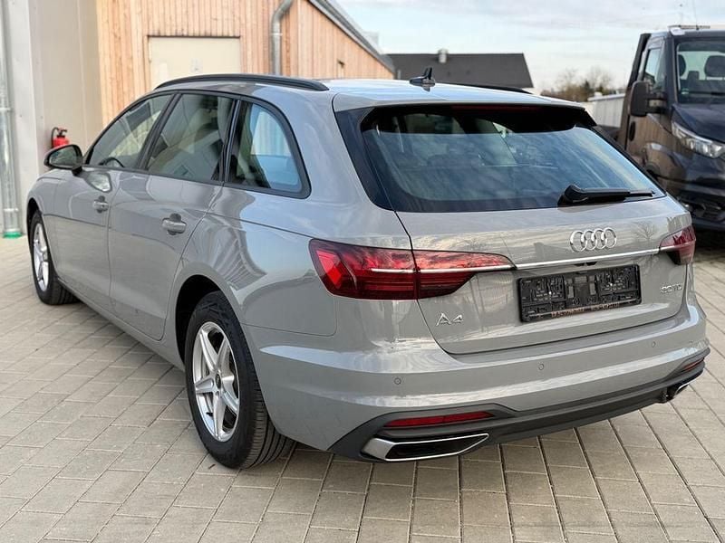 Gebraucht Audi A4 Basis 136 PS (100 kW) 2021 Grau Kombi