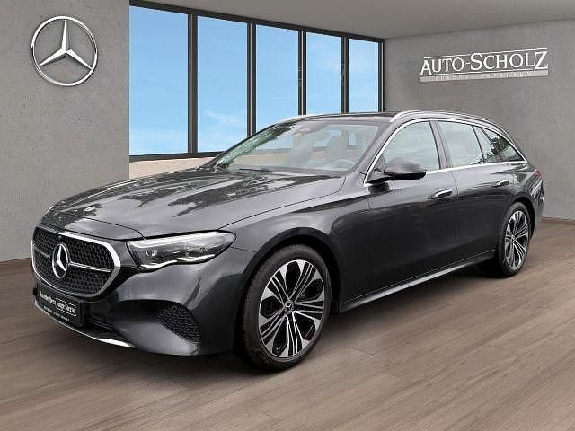 Grau Gebraucht 2024 Mercedes E220 Avantgarde Kombi | 46.482 € (Guter Preis) - Bild 1/4