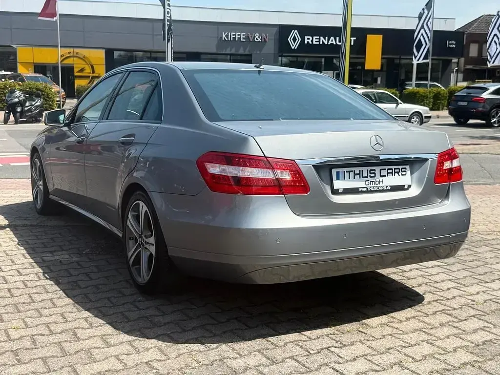 Gebraucht Mercedes E220 170 PS (125 kW) 2009 Silber Limousine