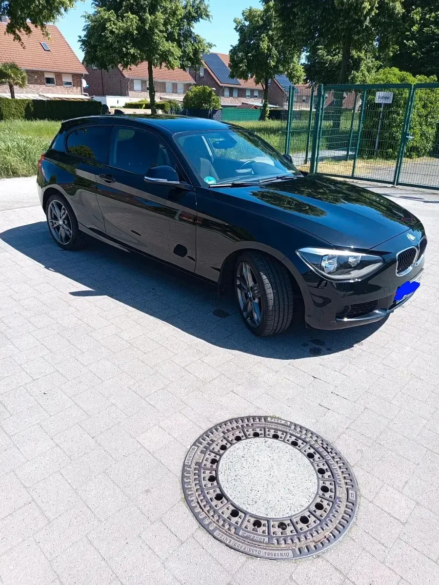 Gebraucht BMW 114 95 PS (69 kW) 2014 Schwarz Kleinwagen