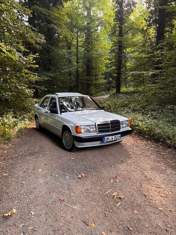 Weiß Gebraucht 1991 Mercedes 190 Limousine | 5.200 € - Bild 1/4