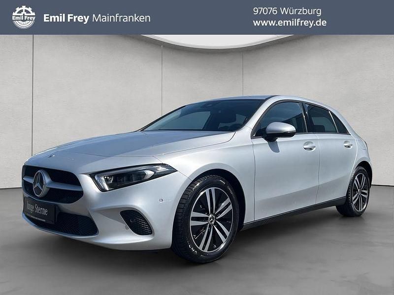 Iridiumsilber metallic Gebraucht 2021 Mercedes A200 Limousine | 21.855 € (Guter Preis) - Bild 1/4