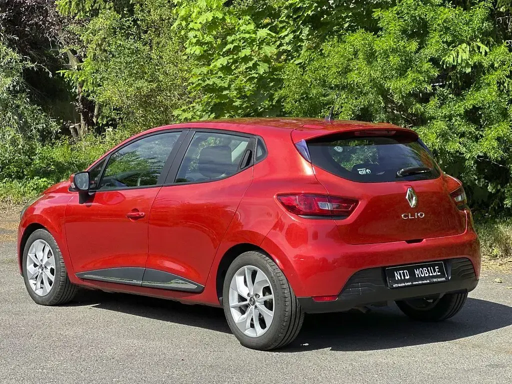 Gebraucht Renault Clio IV Dynamique 73 PS (53 kW) 2015 Rot Limousine