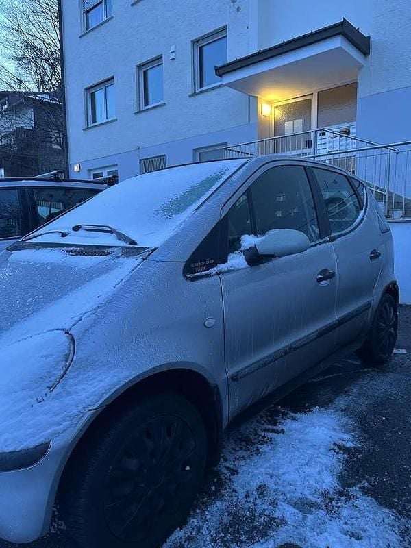 Silber Gebraucht 2002 Mercedes A140 Classic Limousine | 600 € (Superpreis) - Bild 1/4
