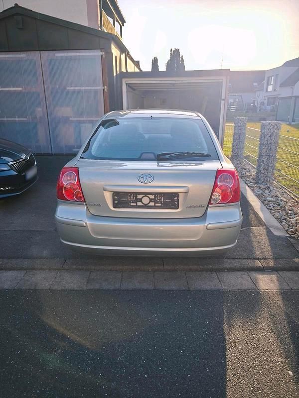 Gebraucht Toyota Avensis 129 PS (94 kW) 2007 Andere farben Limousine