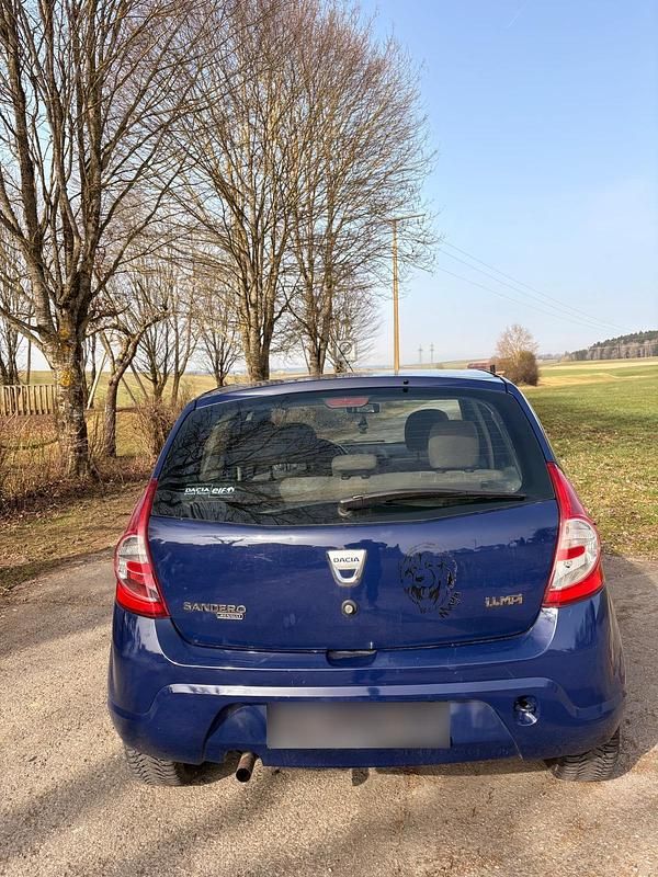 Gebraucht Dacia Sandero 73 PS (53 kW) 2009 Blau Kleinwagen
