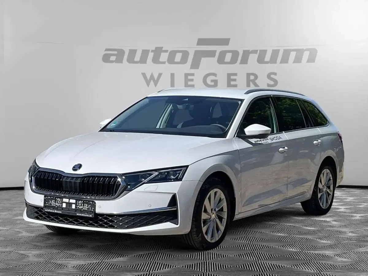 Gebraucht Skoda Octavia Exclusive 150 PS (110 kW) 2024 Moon weiß perleffekt Kombi
