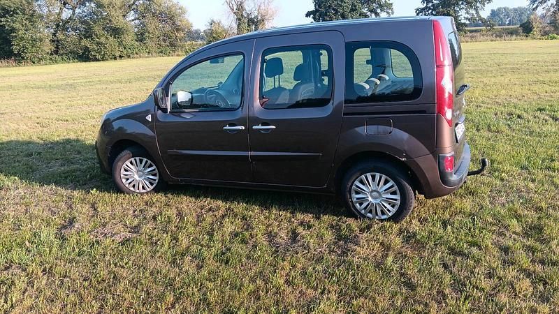 Braun Gebraucht 2012 Renault Kangoo Kleinwagen | 3.500 € (Fairer Preis) - Bild 1/4