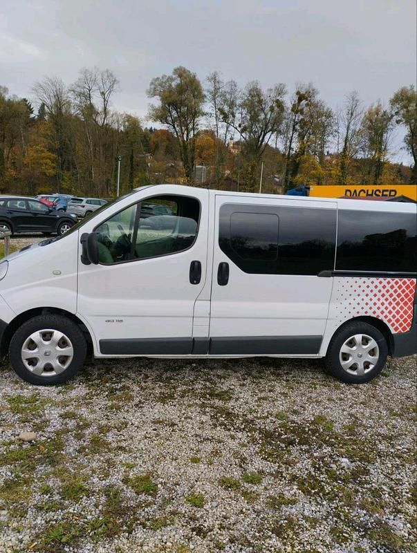 Gebraucht Renault Trafic 115 PS (84 kW) 2011 Weiß Van / Kleinbus