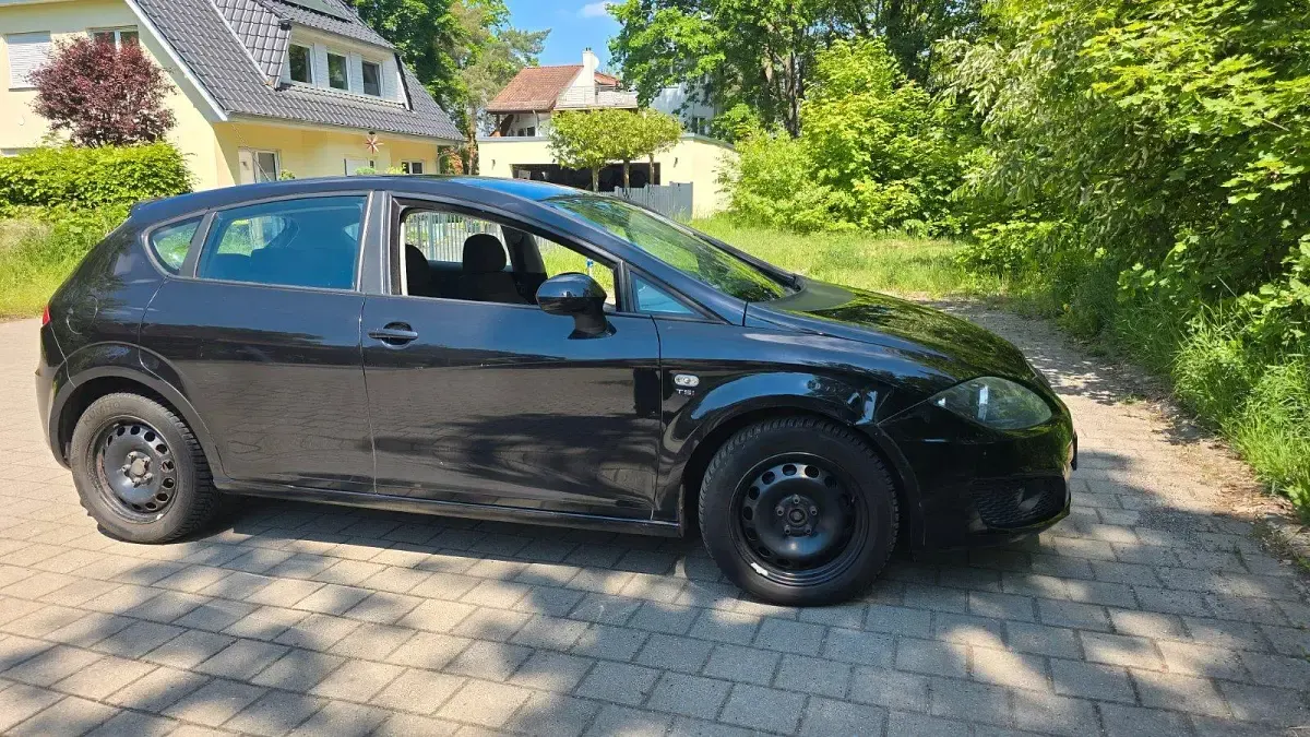 Używany Seat Leon 125 KM (91 kW) 2010 Czarny Hatchback