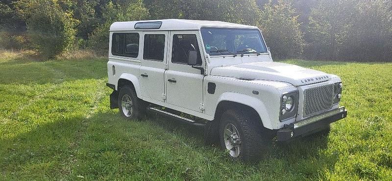 Weiß Gebraucht 2012 Land Rover Defender SE Kombi | 41.500 € (Guter Preis) - Bild 1/4