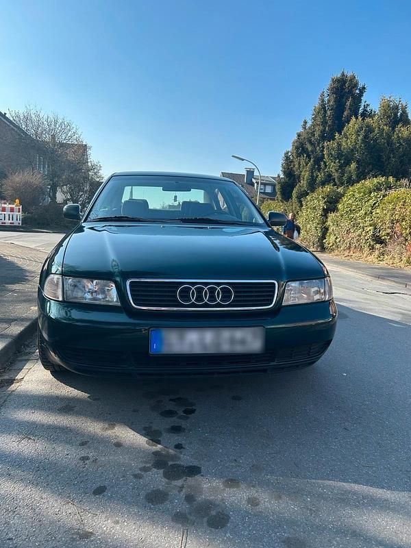 Grün Gebraucht 1998 Audi A4 Kleinwagen | 2.300 € - Bild 1/4
