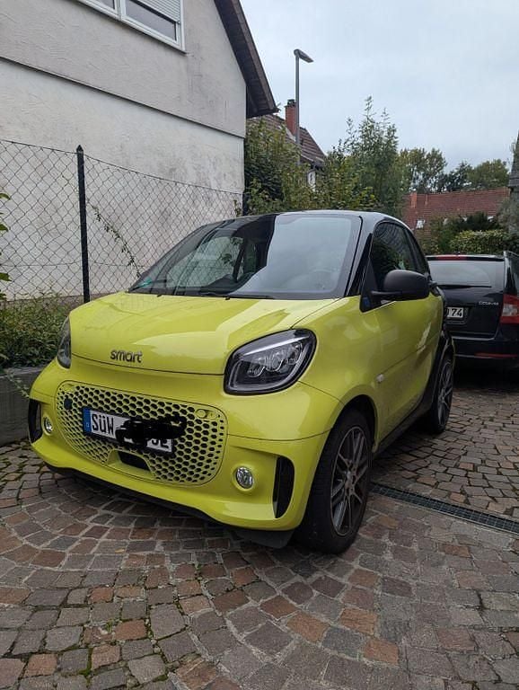 Grün Gebraucht 2022 Smart ForTwo Electric Drive Coupé | 10.500 € (Guter Preis) - Bild 1/4