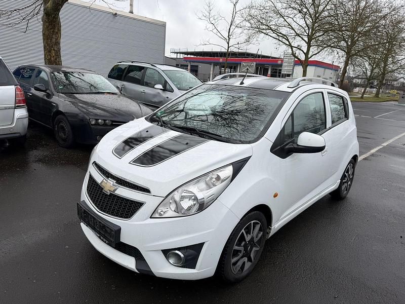 Gebraucht Chevrolet Spark 67 PS (49 kW) 2011 Weiß Kleinwagen