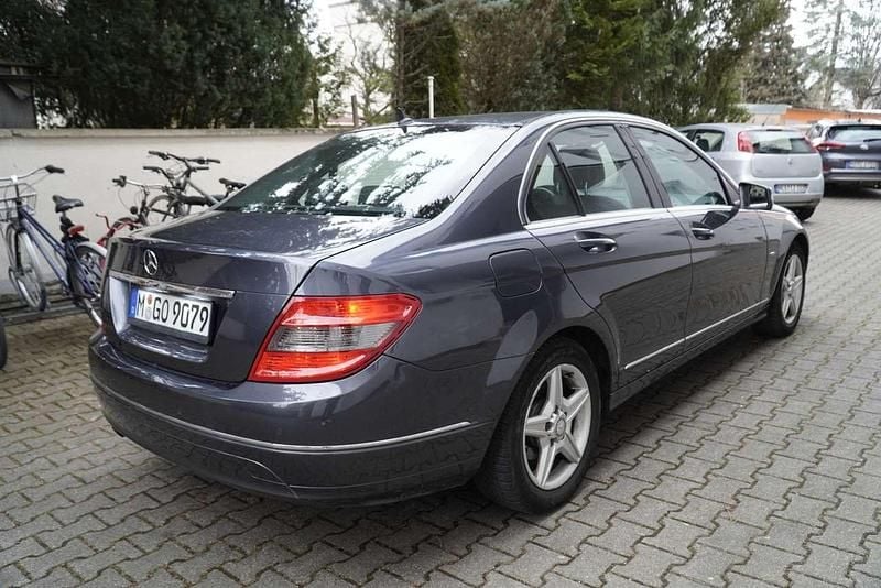 Gebraucht Mercedes C180 156 PS (114 kW) 2010 Grau Limousine