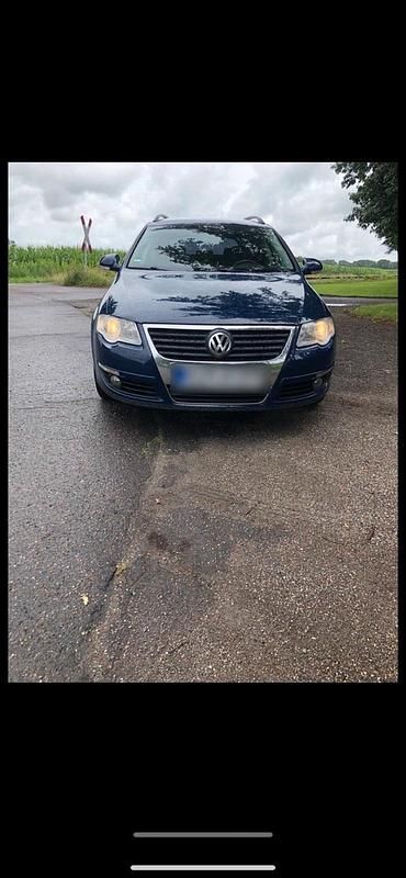 Blau Gebraucht 2009 VW Passat Kombi | 4.250 € (Etwas zu teuer) - Bild 1/4