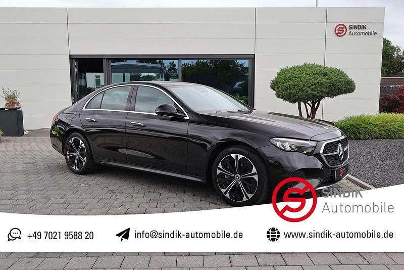 Schwarz Gebraucht 2024 Mercedes E300 Avantgarde Limousine | 50.490 € (Etwas zu teuer) - Bild 1/4