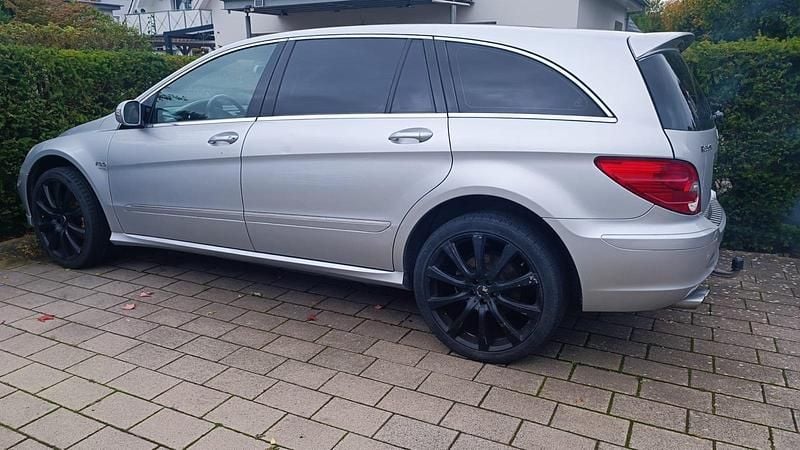 Silber Gebraucht 2006 Mercedes R350 Van / Kleinbus | 4.250 € (Etwas zu teuer) - Bild 1/4