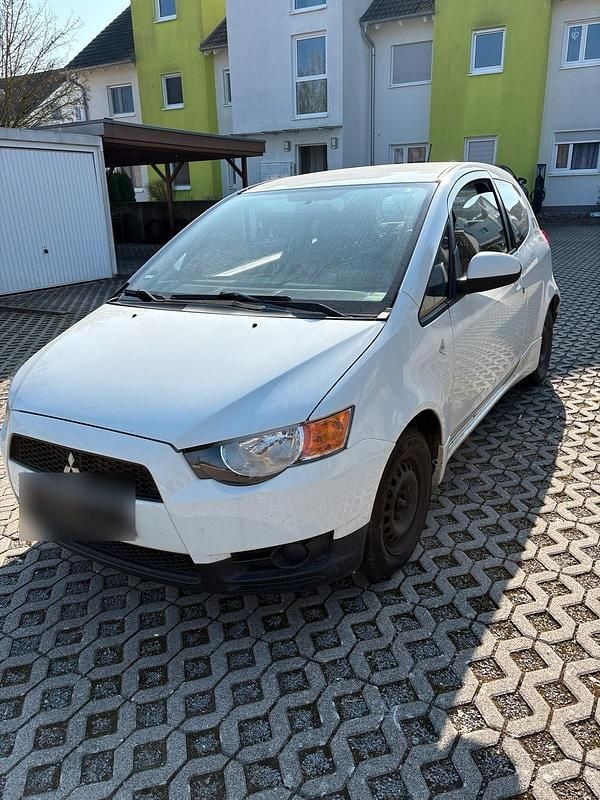 Gebraucht Mitsubishi Colt 75 PS (55 kW) 2012 Weiß Kleinwagen