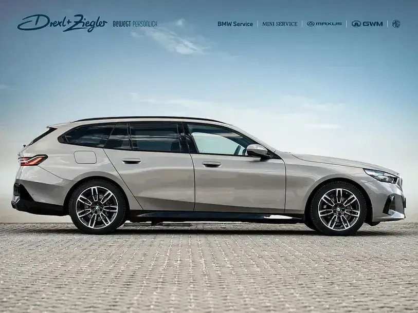 Gebraucht BMW 520 M Sport 197 PS (144 kW) 2025 Oxidgrau ii metallic Kombi